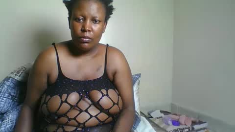 Paula online show from September 2025 05:05:02 PM