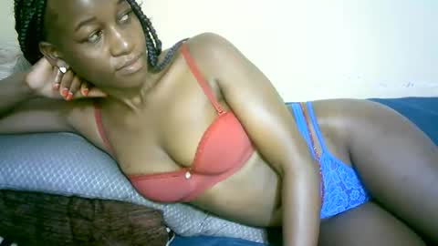 Marie online show from October 2025 07:42:02 AM