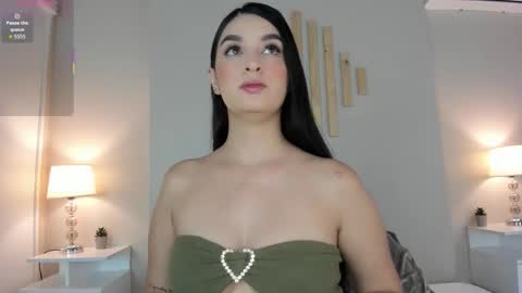 Natacha Diaz online show from November 2025 10:59:01 AM