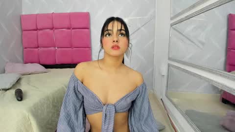 Naty  online show from January 2025 03:27:01 PM