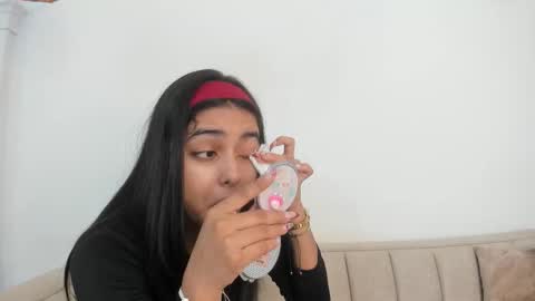 Naty  online show from October 2025 12:09:01 PM