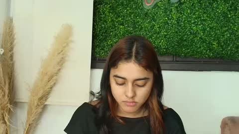 Naty  online show from February 2026 12:04:02 PM