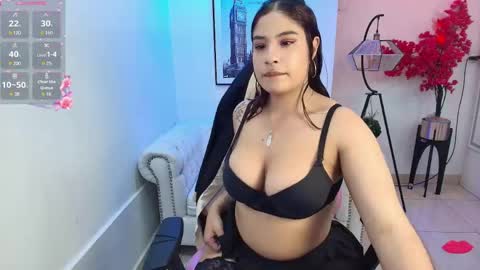 Snapshot of natalia_cartier chatting on April 2026 07:58:02 PM Natalia. online show from April 2026 07:58:02 PM