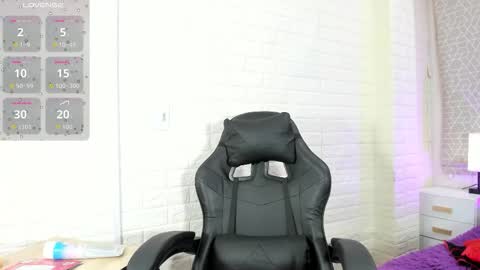 Natalia Kiss online show from October 2025 10:10:02 PM