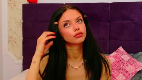 nataliacroft online show from April 2026 02:14:02 PM