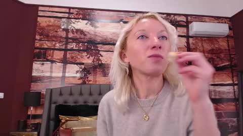 Natalie online show from December 2025 08:52:01 AM