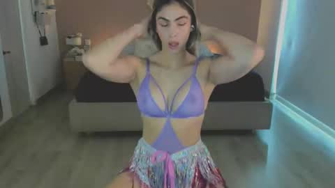 anatalybee online show from April 2026 10:01:02 PM