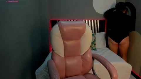 Snapshot of nataly_freckles chatting on June 2026 02:50:01 PM N A T A L Y online show from June 2026 02:50:01 PM