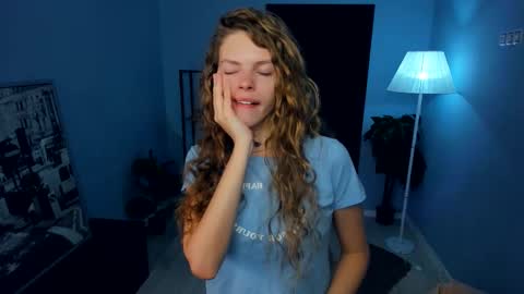 Natalie online show from October 2025 05:08:01 AM