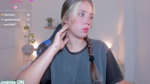 Snapshot of nataly_rodri chatting on July 2026 04:52:02 AM Nataly online show from July 2026 04:52:02 AM