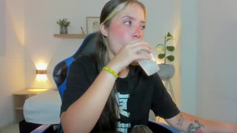 Snapshot of nataly_rodri chatting on July 2026 02:27:02 AM Nataly online show from July 2026 02:27:02 AM