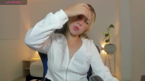 Snapshot of nataly_rodri chatting on July 2026 06:53:01 PM Nataly online show from July 2026 06:53:01 PM