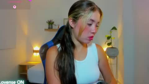 Snapshot of nataly_rodri chatting on August 2026 06:55:01 PM Nataly online show from August 2026 06:55:01 PM