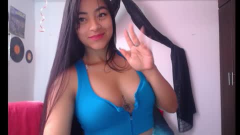 Nataly Escobar online show from January 2025 02:02:01 PM