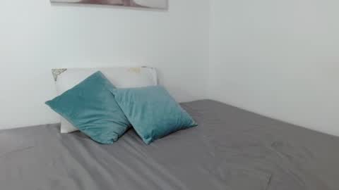 NATALY GOLDEN online show from September 2025 01:33:02 PM