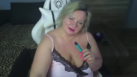Natalli online show from December 2024 09:45:01 PM