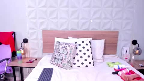 N A T A S H A  online show from November 2025 10:42:02 PM