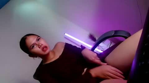 Snapshot of natasha_leigh chatting on April 2026 05:43:01 PM natasha_leigh online show from April 2026 05:43:01 PM