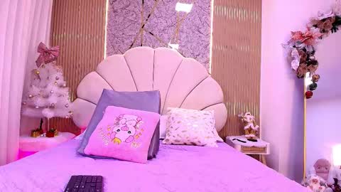 Natasha online show from November 2025 07:13:01 PM