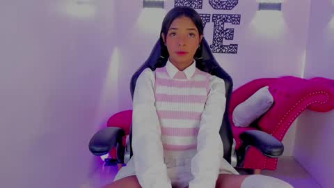 Natasha  online show from November 2025 04:44:01 PM