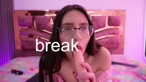 Natasha Vesper  online show from November 2025 12:59:03 PM