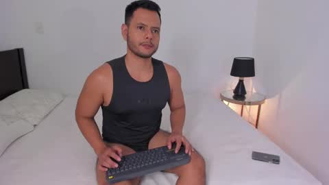 Snapshot of nate_ocean chatting on December 2024 04:25:01 AM Nate Ocean online show from December 2024 04:25:01 AM