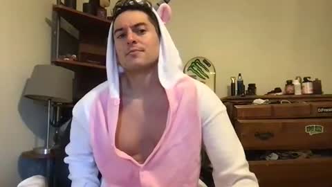 natetheexplorer online show from October 2025 10:43:02 PM