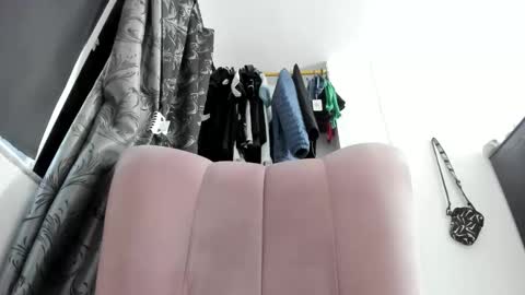     NATHALIA online show from April 2026 02:31:01 PM