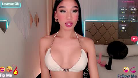 Snapshot of nathalie_hadid chatting on February 2025 10:07:02 PM please follow me guyss online show from February 2025 10:07:02 PM