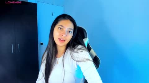 Nathalie online show from December 2024 12:19:02 PM