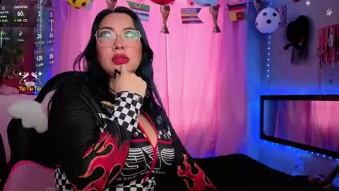Nathalie online show from July 2026 06:25:01 PM