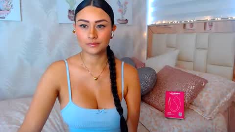 Nathalie Rose online show from April 2026 02:07:02 PM