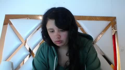 nathaly low online show from April 2026 12:50:02 PM