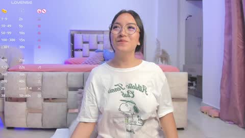 Snapshot of nathaly_star04 chatting on December 2024 08:26:01 AM online show from December 2024 08:26:01 AM