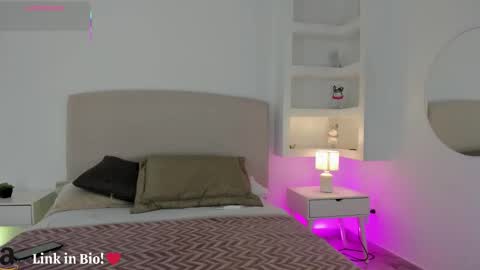 NATHALY  online show from November 2025 10:34:02 AM