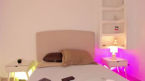 NATHALY  online show from November 2025 10:37:02 AM