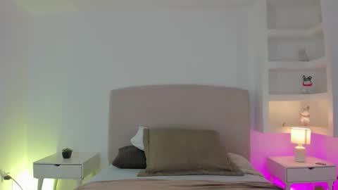 NATHALY  online show from November 2025 10:37:02 AM