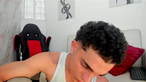 Snapshot of nathan_shimmer chatting on October 2025 09:25:01 PM nathan_shimmer online show from October 2025 09:25:01 PM