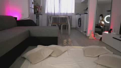 nattypierce online show from March 2025 02:45:02 PM