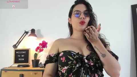 Snapshot of nattytrainor chatting on June 2026 08:54:01 PM Natty Trainor online show from June 2026 08:54:01 PM