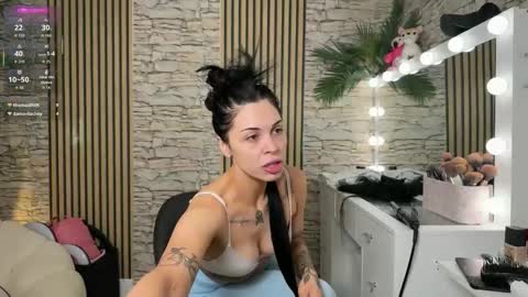 Snapshot of nattywithoutdaddy chatting on November 2025 07:05:02 PM NATTY FIERROS online show from November 2025 07:05:02 PM