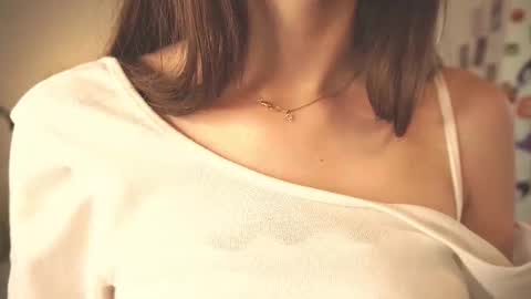 Ella online show from December 2025 03:30:01 PM