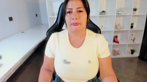 Snapshot of natural_bigboobs chatting on June 2026 07:51:02 PM Jazmin Bigboobs online show from June 2026 07:51:02 PM