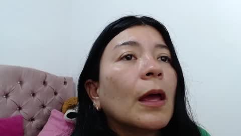 Snapshot of naturally_mature chatting on December 2024 05:28:02 AM Sammy online show from December 2024 05:28:02 AM