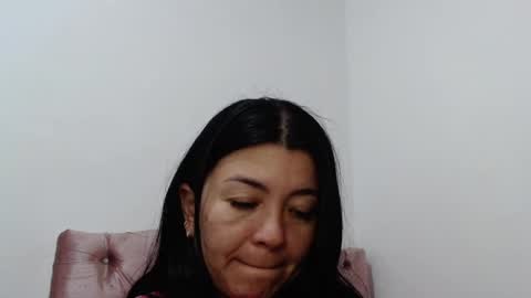 Snapshot of naturally_mature chatting on December 2024 12:00:01 AM Sammy online show from December 2024 12:00:01 AM