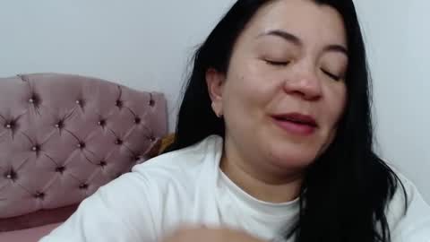 Snapshot of naturally_mature chatting on January 2025 08:57:02 AM Sammy online show from January 2025 08:57:02 AM