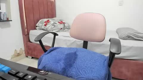Snapshot of naturalsexlatin chatting on October 2025 06:12:02 AM Andrea online show from October 2025 06:12:02 AM