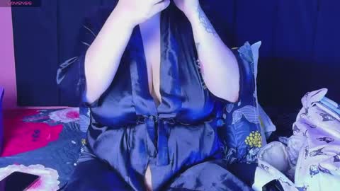 Snapshot of naturaltitss_ chatting on May 2026 07:09:02 PM Gwen online show from May 2026 07:09:02 PM