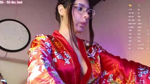 Naty Saenz online show from December 2024 10:01:02 AM