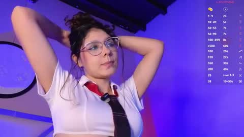 Naty Saenz online show from September 2025 10:06:02 AM